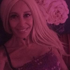 Meet your Posher, Lorinda